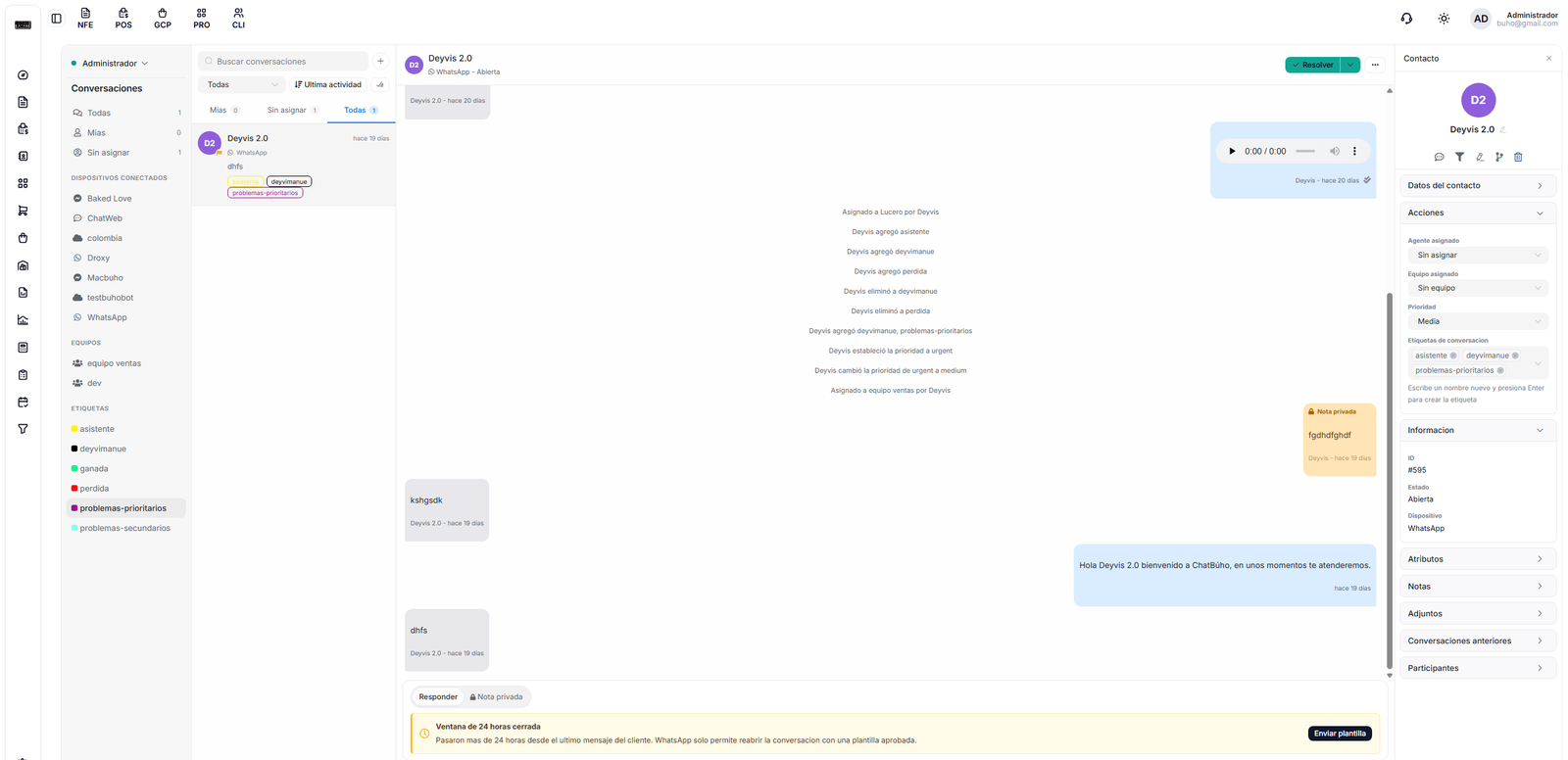 Bandeja de conversaciones: a la izquierda las carpetas y etiquetas, en el centro el listado, a la derecha el chat y la ficha del contacto